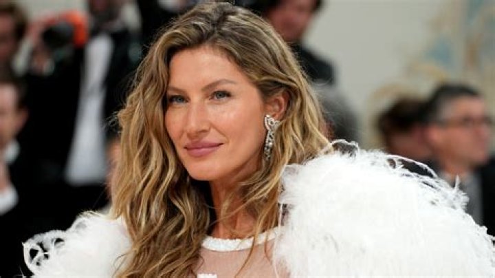Gisele Bündchen Height, Weight, Net Worth, Age, Birthday, Wikipedia, Who, Nationality, Biography