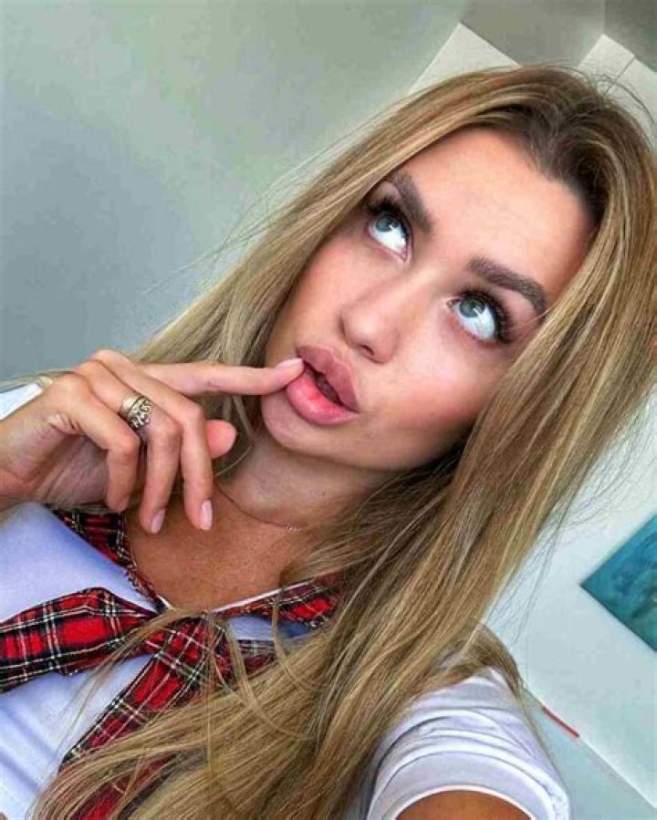 
Grace Henderson Height, Weight, Net Worth, Age, Birthday, Wikipedia, Who, Nationality, Biography 