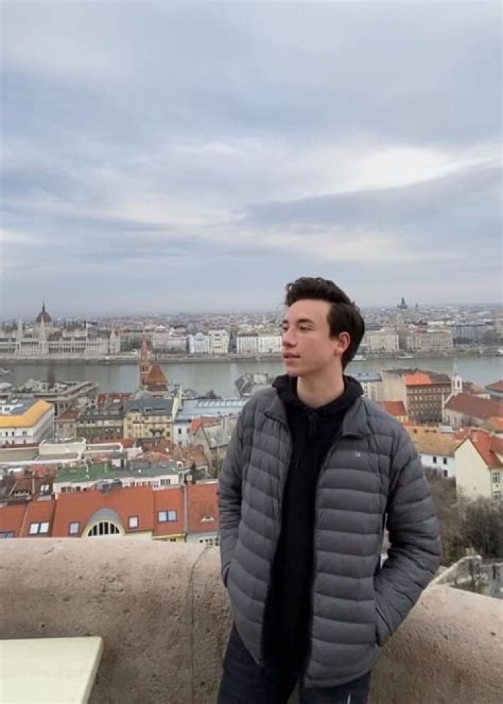 
Josh Sadowski Height, Weight, Net Worth, Age, Birthday, Wikipedia, Who, Instagram, Biography 